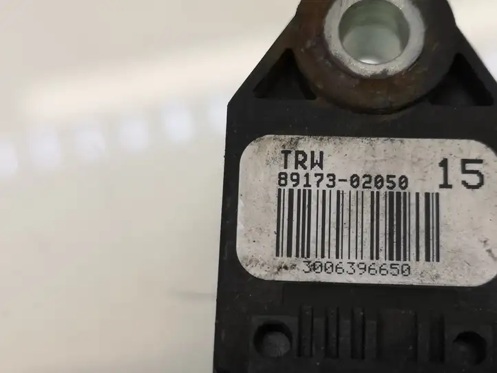 Toyota Auris 150 (2006 - 2012) 8917302050 Датчик удара SRS — фото 2