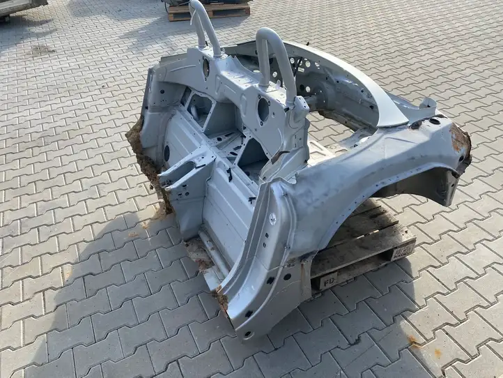 BMW Z4 E85 E86 (2002 - 2008) Задняя часть кузова — фото 1