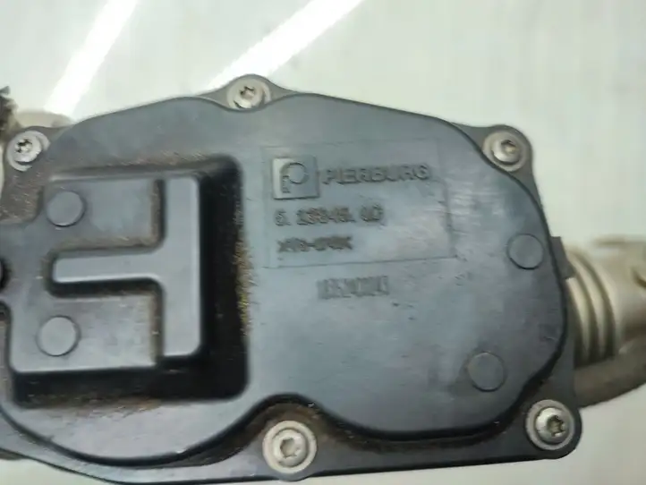 BMW 7 G11 G12 (2015 - 2022) 8574815 Охладитель клапана EGR — фото 5