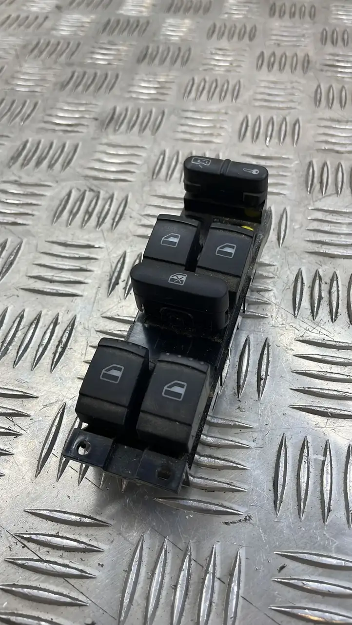 Volkswagen PASSAT B5.5 (2001 - 2005) 1J49598570 Блок кнопок стеклоподъемников — фото 1
