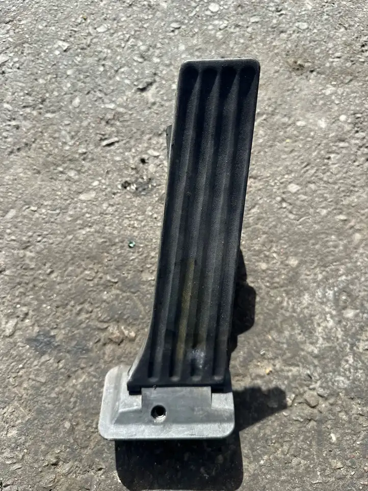 BMW 2 F45 (2014 - 2021) 6859999 Педаль акселератора — фото 4