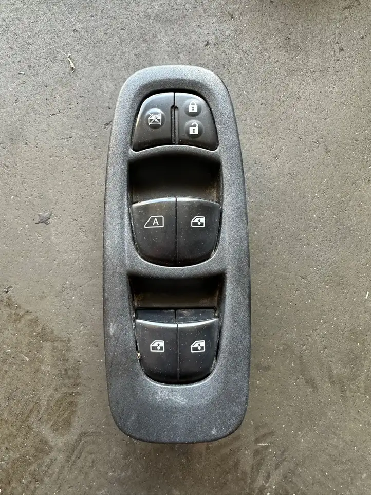 Dacia Lodgy (2012 - 2021) 254011766r Блок кнопок стеклоподъемников — фото 1