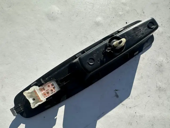 Renault Kadjar (2015 - 2018) 829508687r Кнопка стеклоподъемников — фото 3