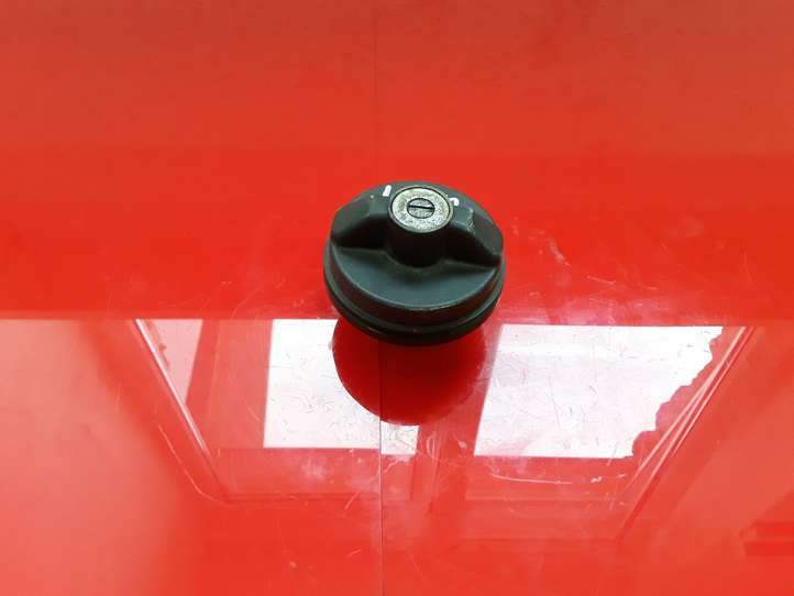 Dodge Nitro (2006 - 2011)   Закручивающаяся крышка