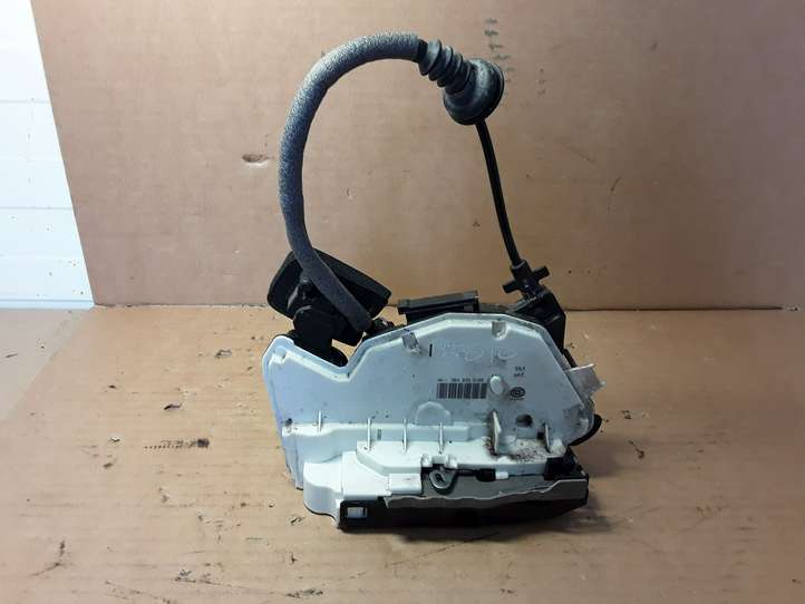Volkswagen Golf VII (2013 - 2019)  5K4839016R Замок задней двери