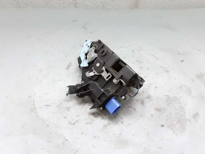 Volkswagen Touareg I (2002 - 2010)  7L0839016D Замок задней двери