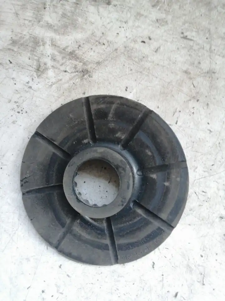 Opel Astra J (2009 - 2012) 9053849696 Резиновая опора пружины — фото 1
