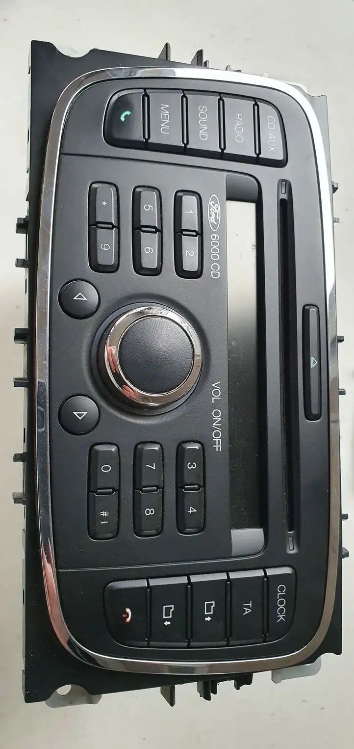 Ford S-MAX (2010 - 2015) Магнитола / мультимедийная система — фото 1