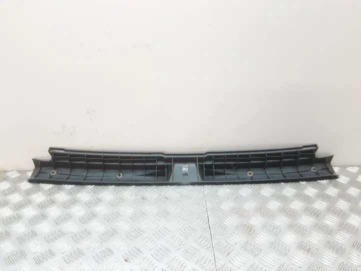 Toyota Corolla E120 E130 (2000 - 2004) 6471613120 Отделка порога багажника — фото 2
