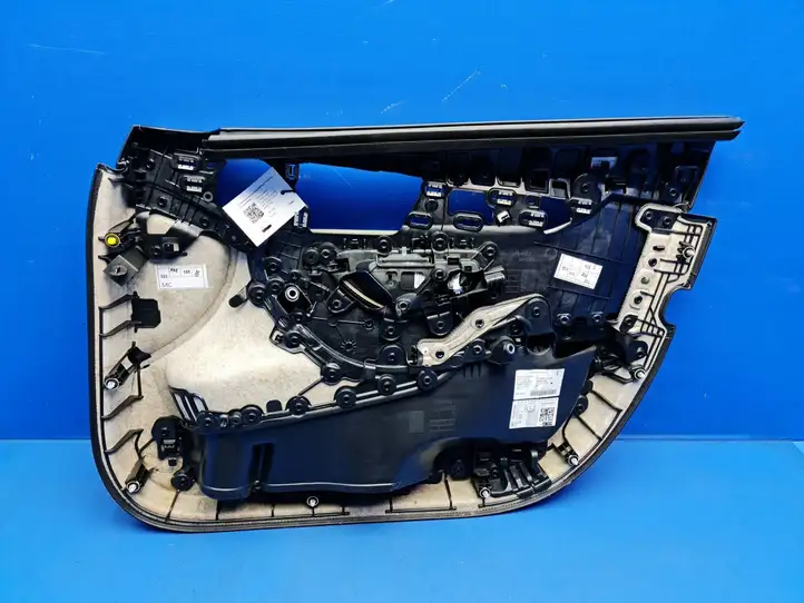 Mercedes-Benz C W205 (2014 - 2021) A2055409309 Обшивка передней двери — фото 7
