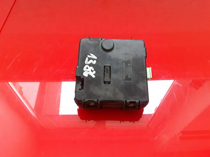 BMW X3 E83 (2003 - 2010)  8387547 Предохранитель