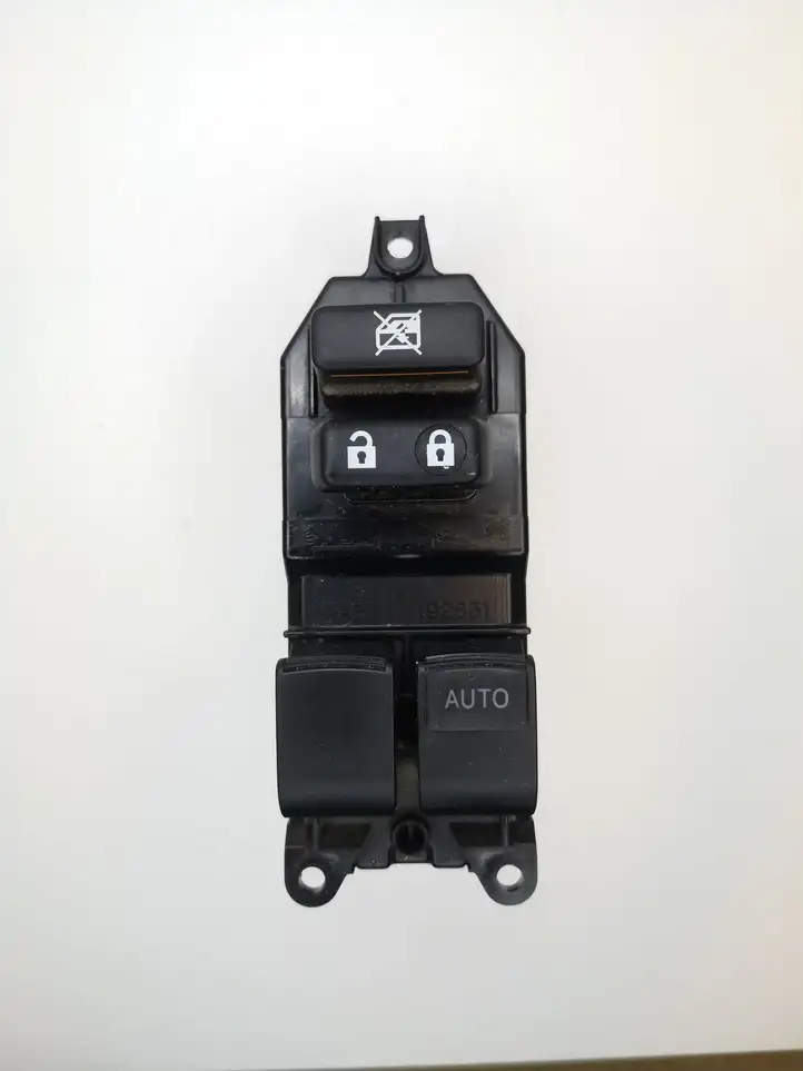 Toyota Yaris (2014 - 2019) 192831 Блок кнопок стеклоподъемников — фото 1