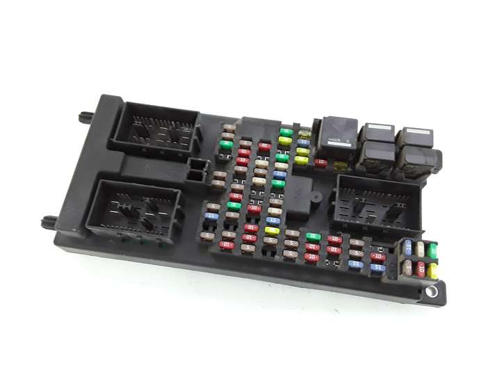 Land Rover Range Rover Sport (2005 - 2009)  AH2214F041AH Блок предохранителей