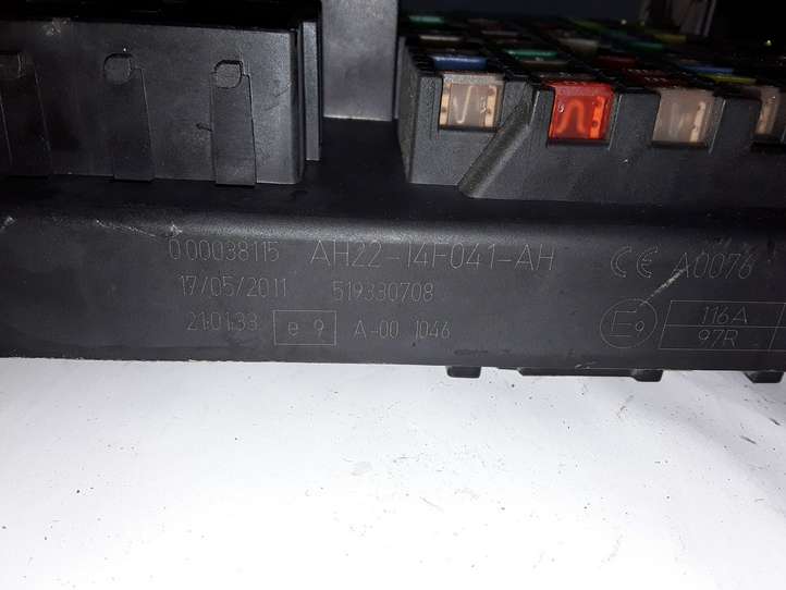 Land Rover Range Rover Sport (2005 - 2009)  AH2214F041AH Блок предохранителей