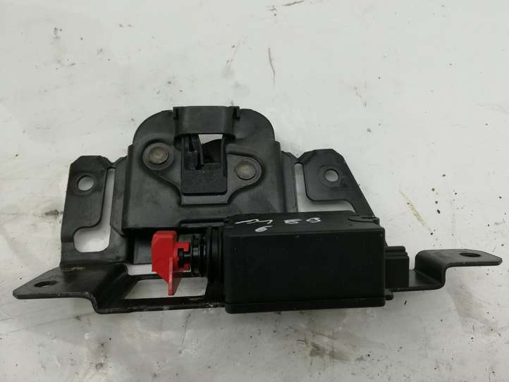 BMW X3 E83 (2003 - 2010)  51247057364 Замок задней крышки