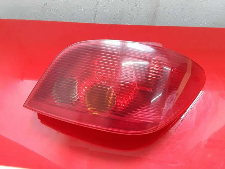 Peugeot 307 (2005 - 2008)  085501923R Задний фонарь в кузове