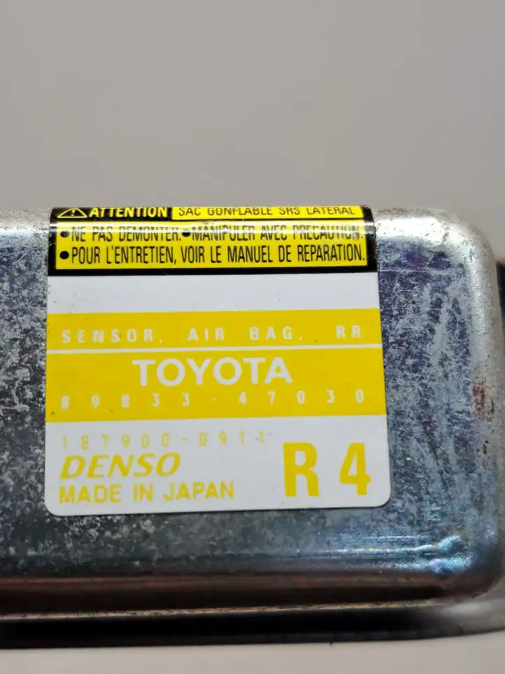Toyota Prius (XW20) (2003 - 2009) 8983347030 Датчик удара SRS — фото 4