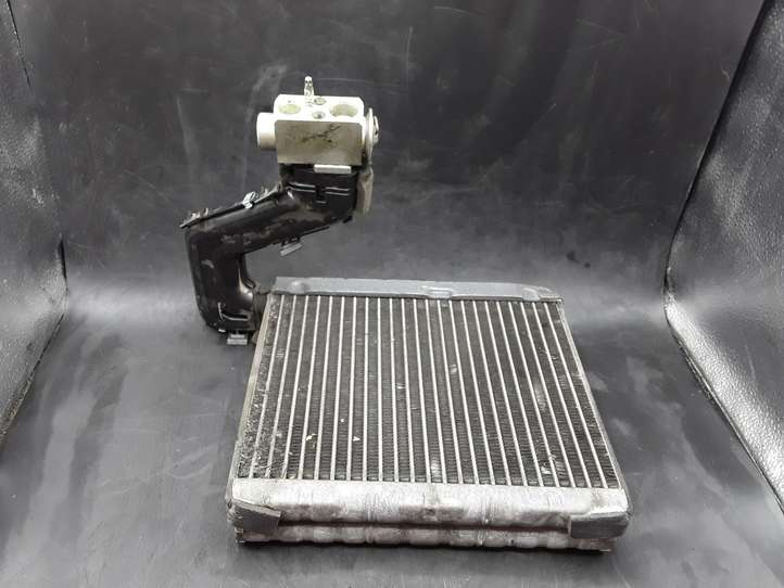 Land Rover Freelander (2006 - 2010)  7010973 Радиатор кондиционера воздуха (в салоне)
