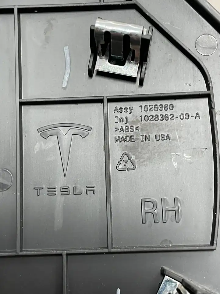 Tesla Model S (2016 - 2021) 102836200A Боковая отделка панели приборов — фото 2