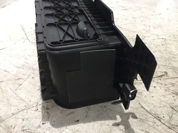 Ford Transit Custom (2014 - ) Внутренняя отделка переднего порога — фото 2