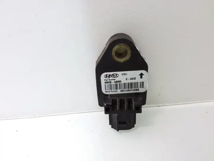 Hyundai i30 (2015 - 2017) 95930A6000 Датчик удара SRS — фото 1
