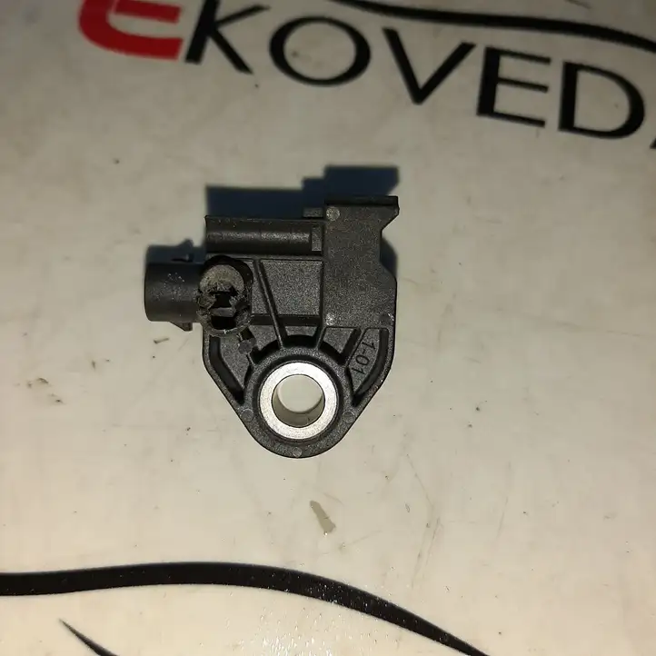 Aston Martin DB11 (2016 - )  A2139051300 Датчик удара надувных подушек