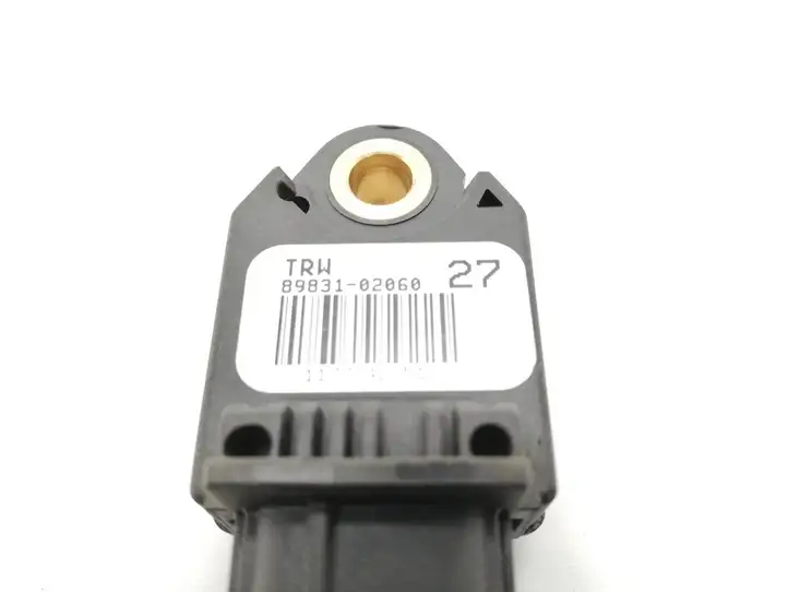 Toyota Auris 150 (2006 - 2012) 8983102060 Датчик удара SRS — фото 2