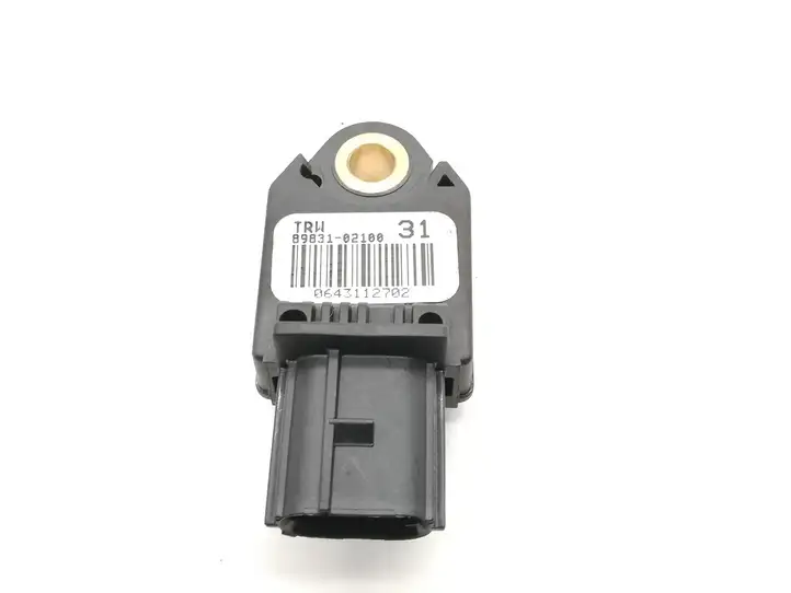 Toyota Verso (2009 - 2012) 8983102100 Датчик удара SRS — фото 1