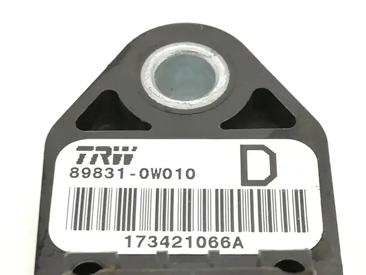 Toyota Corolla Verso E121 (2004 - 2007) 898310W010 Датчик удара SRS — фото 2