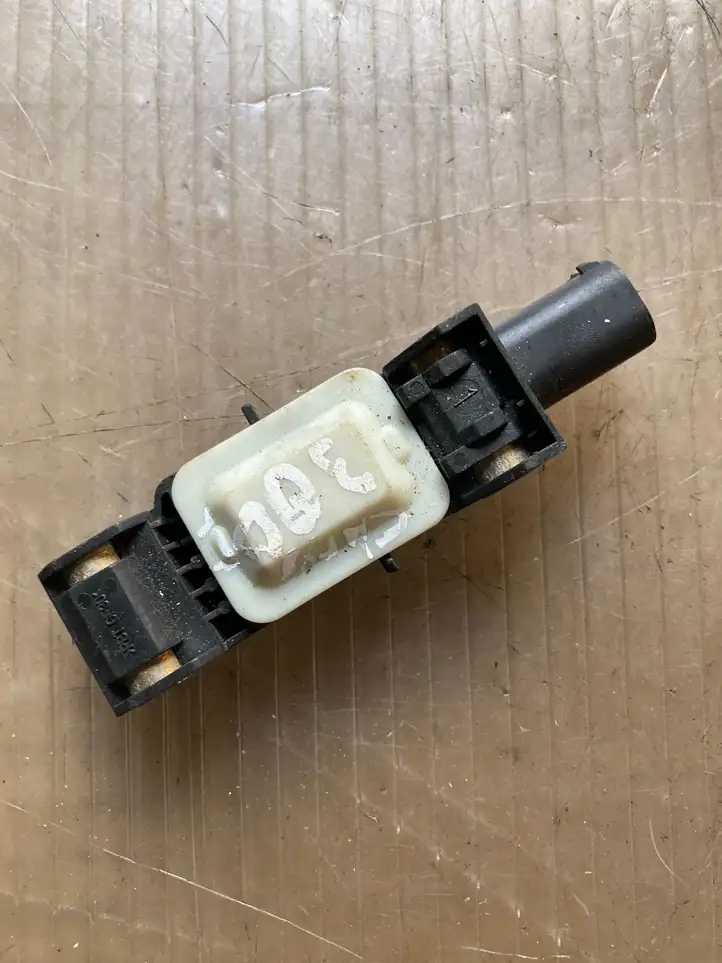 Chrysler 300C (2005 - 2011)  04671779AC Датчик удара надувных подушек