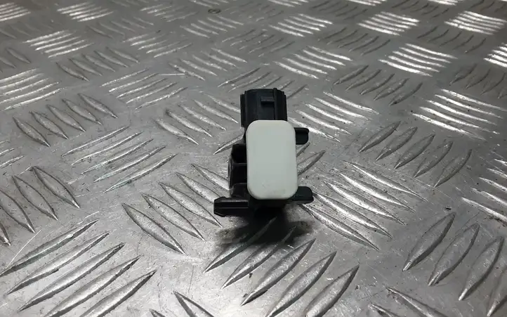 Mitsubishi Outlander (2018 - 2021)  8651A166 Датчик удара надувных подушек