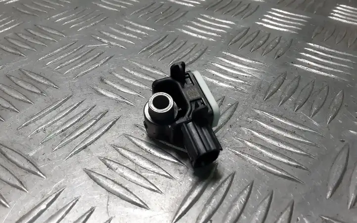 Mitsubishi Outlander (2018 - 2021)  8651A166 Датчик удара надувных подушек