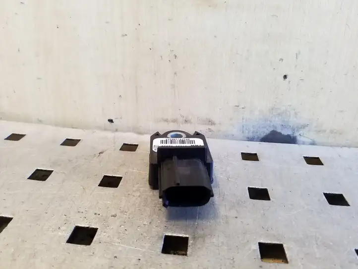 Toyota Corolla E120 E130 (2000 - 2004)  8983102050 Датчик удара надувных подушек