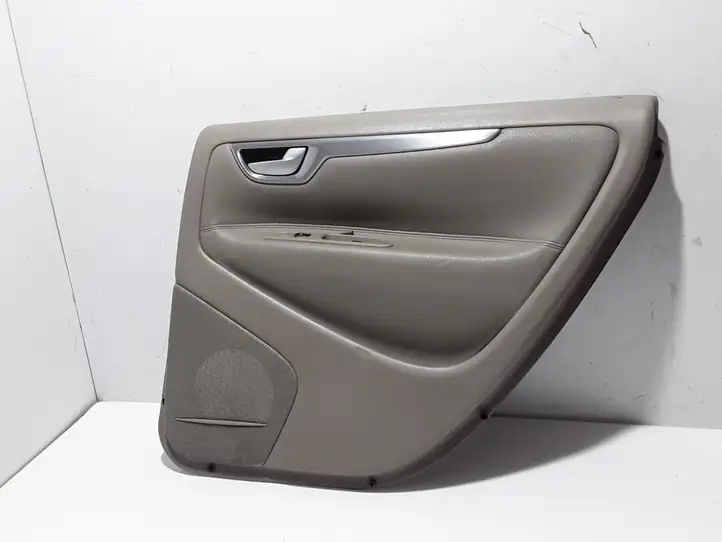 Volvo V70 (2004 - 2007) 39990941 Обшивка задней двери — фото 1