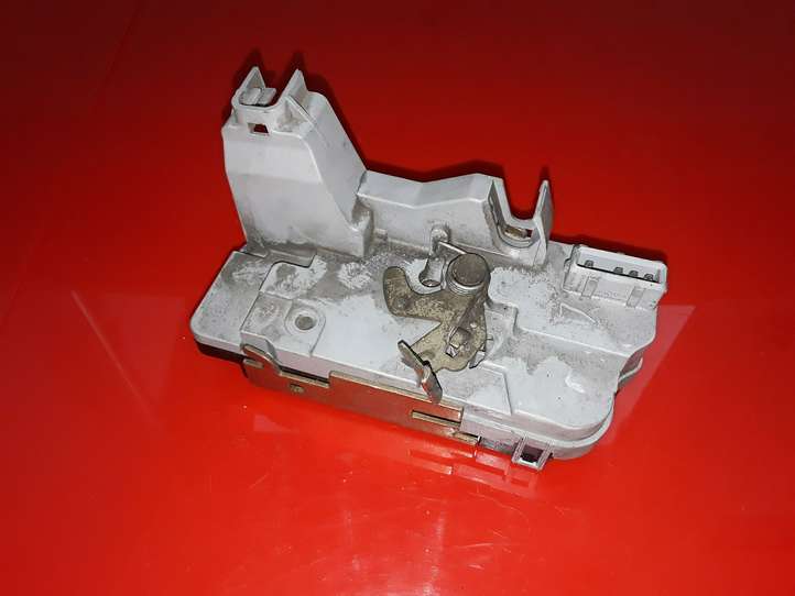 Peugeot 307 (2005 - 2008)   Замок задней двери