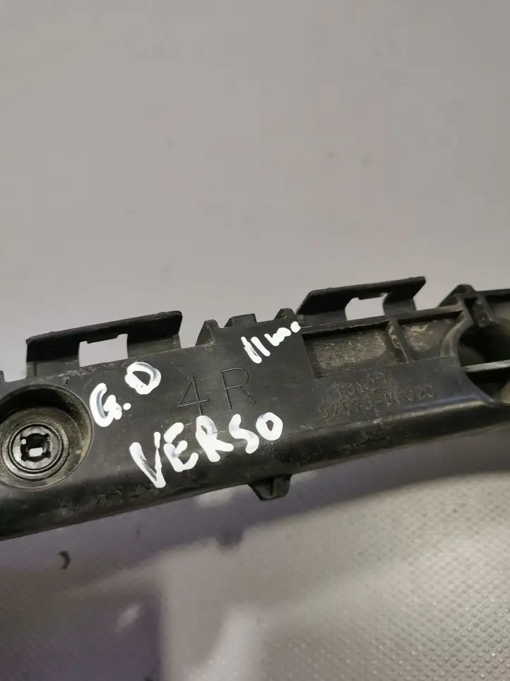 Toyota Verso (2009 - 2012) 525750F020 Кронштейн заднего бампера — фото 2