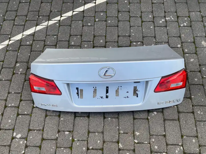 Lexus IS 220D-250-350 (2005 - 2010) Крышка багажника — фото 1