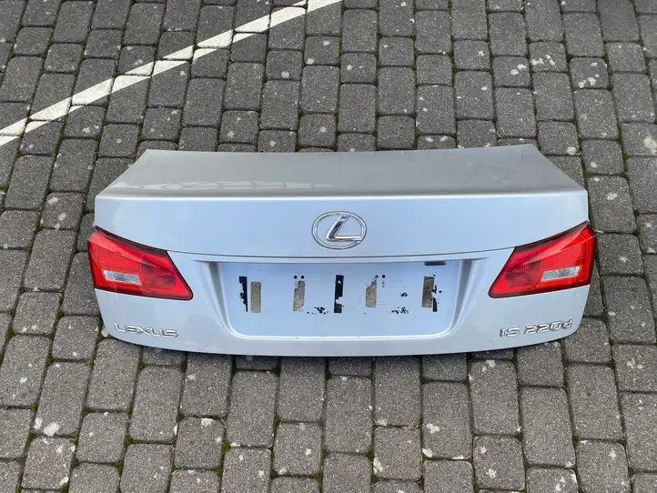 Lexus IS 220D-250-350 (2005 - 2010) Крышка багажника — фото 11
