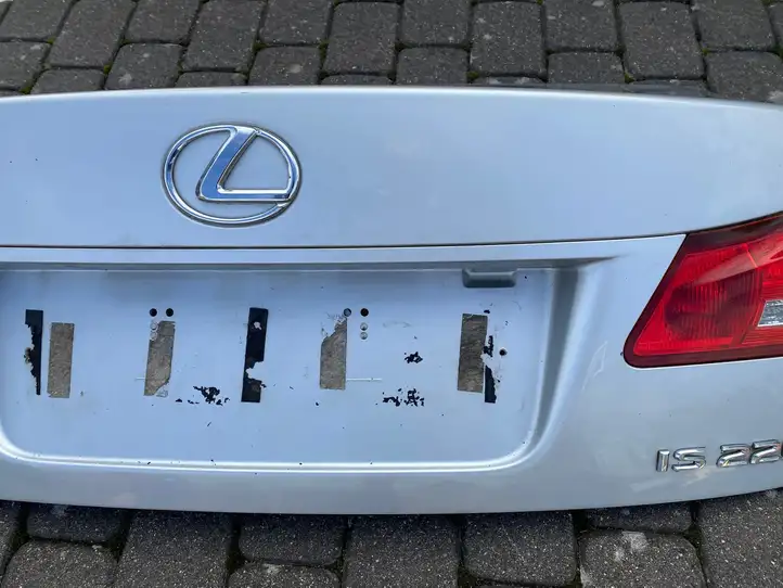 Lexus IS 220D-250-350 (2005 - 2010) Крышка багажника — фото 15
