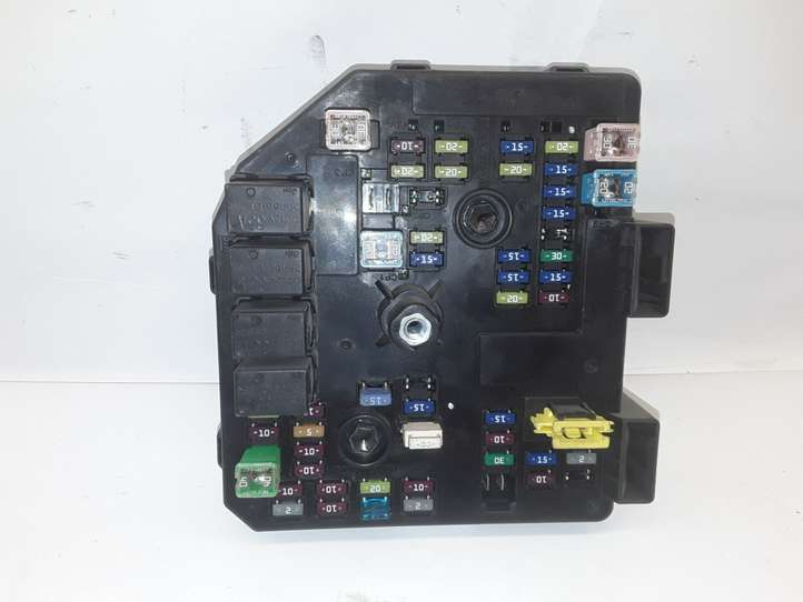 Chevrolet Captiva (2006 - 2011)  95031447 Блок предохранителей