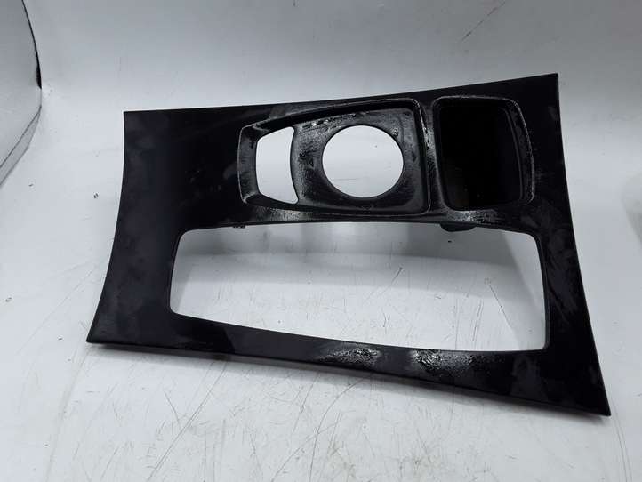 BMW X5 E70 (2006 - 2013)  51166960025 Центральная консоль