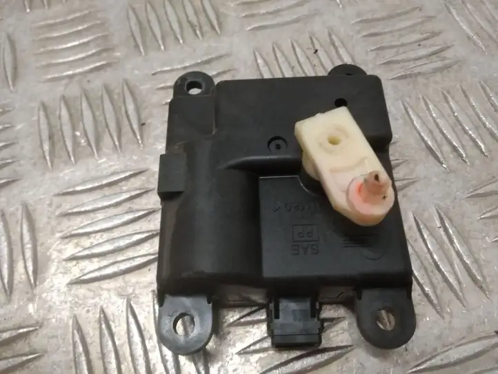 Nissan Primera (2001 - 2008) 3027030850 Двигатель задвижки потока воздуха — фото 3