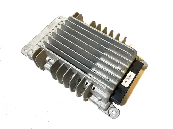 Audi A4 S4 B7 8E 8H (2004 - 2009) 355003008 Усилитель звука — фото 2