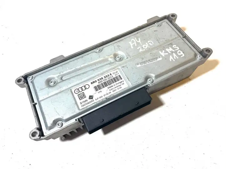 Audi A4 S4 B8 8K (2007 - 2011) 8R0035223E Усилитель звука — фото 1