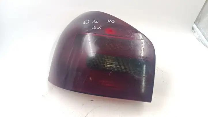 Audi A3/S3 8L (1996 - 2000) 8L0945095A Задний фонарь в кузове — фото 1