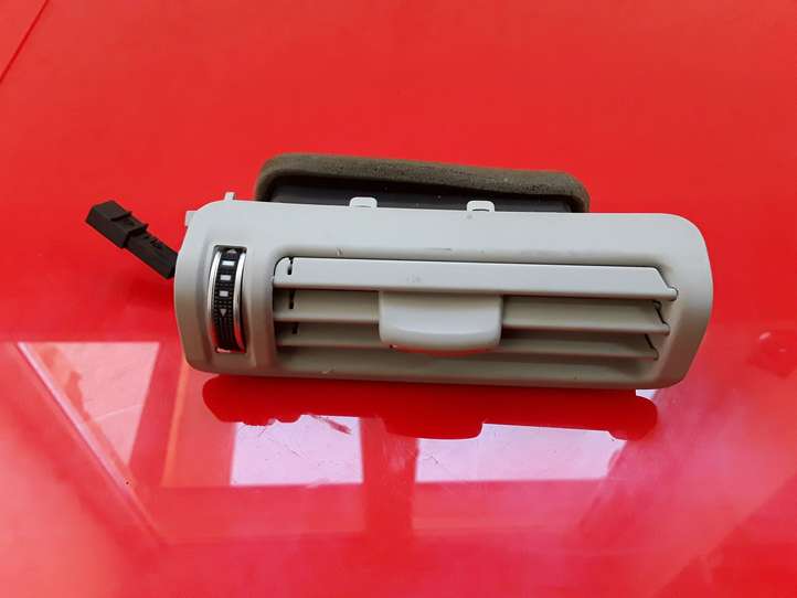 Audi A8 (2010 - 2014)  4G0819210G Воздушная решётка окна