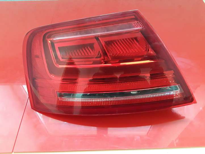 Audi A8 (2010 - 2014)  4H0945095A Задний фонарь в кузове