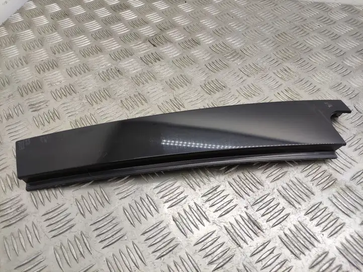 Volkswagen Golf VII (2013 - 2019) 5G6839901B Накладка стекла задней двери — фото 1