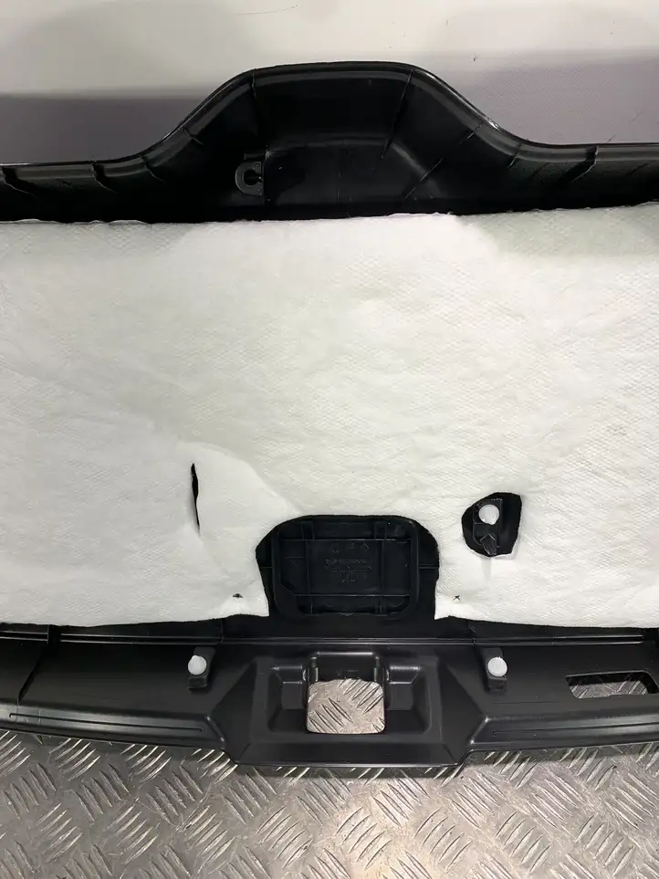 Subaru Forester SK (2018 - 2025) 94320SJ010 Комплект обшивки крышки багажника — фото 5