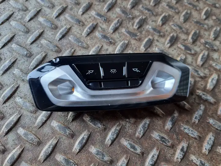 BMW 3 G20 G21 (2019 - ) 9490431 Задняя подсветка — фото 1